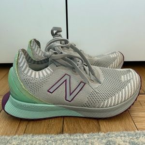 New balance fuel cell running sneakers